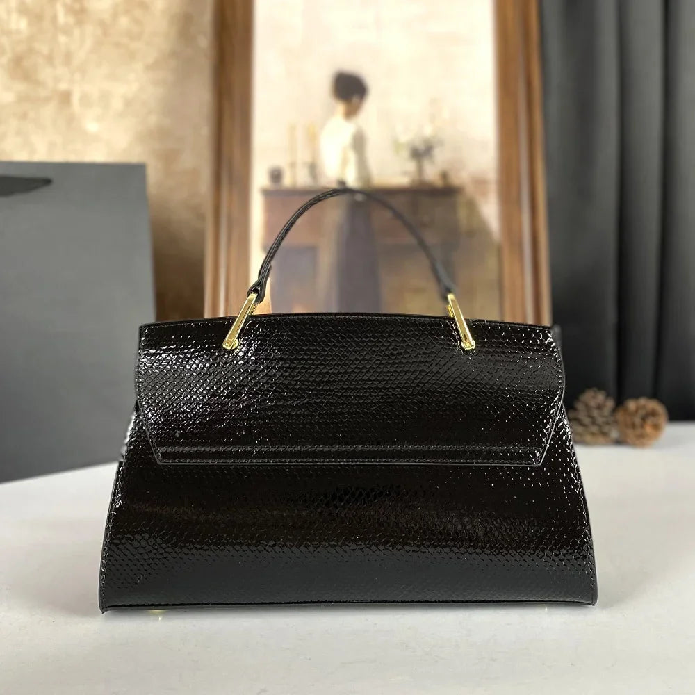 High End Fashion European and American Women's Bag, Large Capacity Hand-Held Crossbody Bag, Temperament Light Luxury Women's Bag