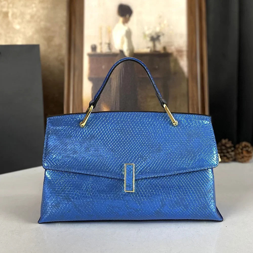 High End Fashion European and American Women's Bag, Large Capacity Hand-Held Crossbody Bag, Temperament Light Luxury Women's Bag